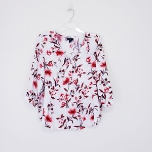 GAP White Red Floral Flowy Blouse V Neck Size Large Three Quarter Sleeves